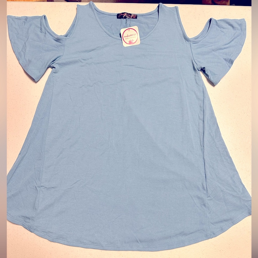 New with tags. Never worn. Size medium. - Picture 1 of 1